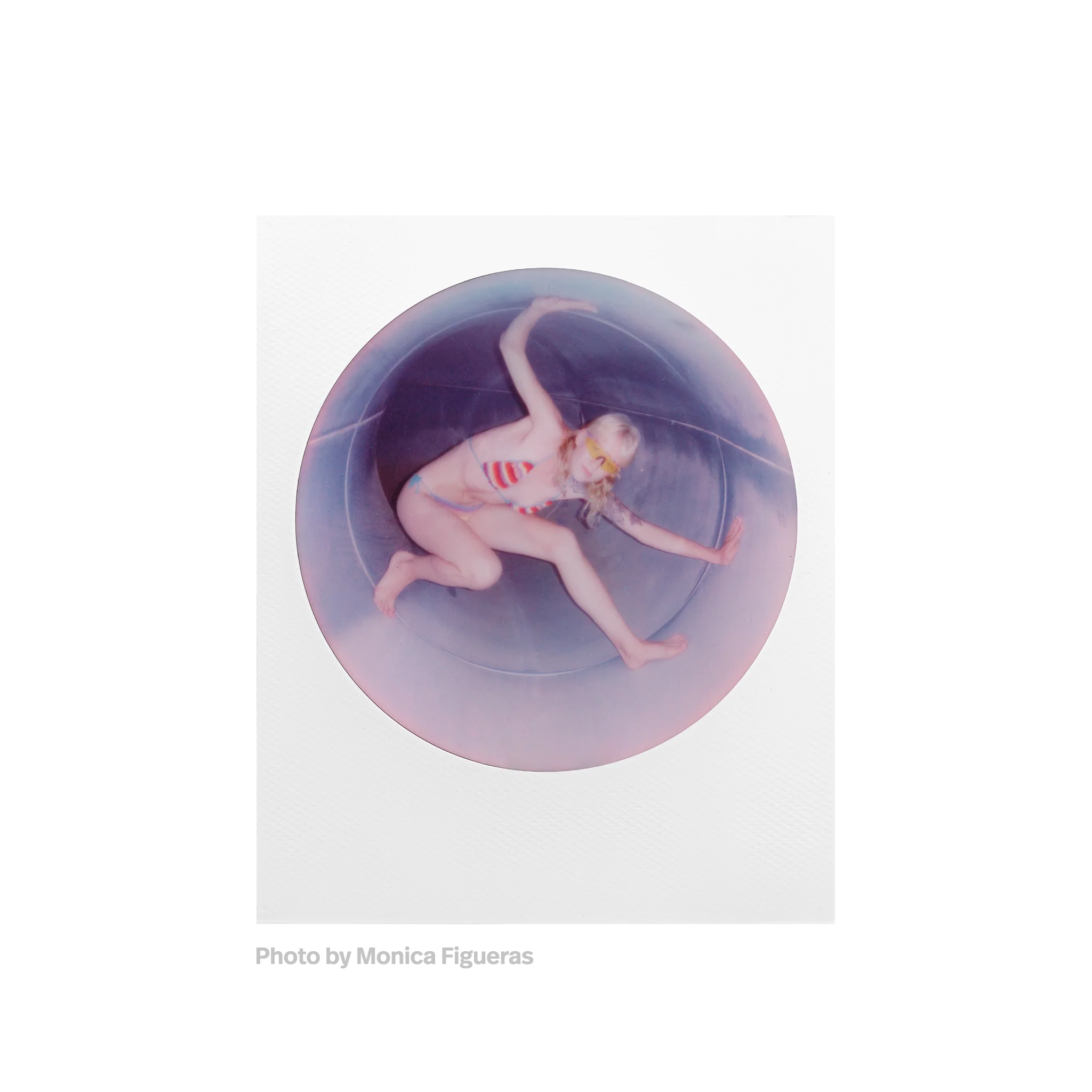 Color 600 Round Frame Film - Image 4