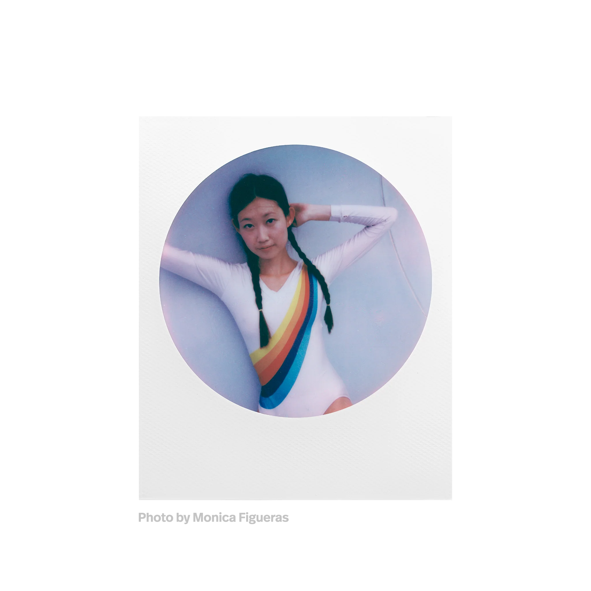 Color 600 Round Frame Film - Image 2